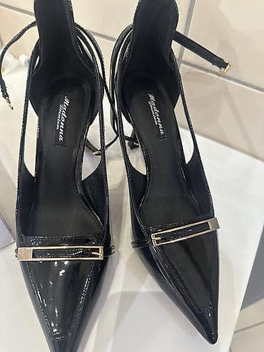 женские классические туфли на танкетке: Qadın klassik ayaqqabıları – qara laklı, iti burunlu, incə hündürdaban — 7