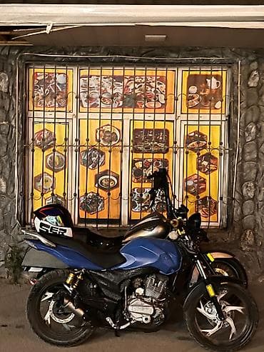 hava kompressoru: Şəhər içi üçün ideal, yığcam yol motosikleti. Xüsusiyyətlər: - Rəng — 2