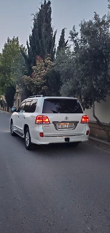 2 9 mator: Toyota Land Cruiser GXR, ağ rəng, 5 qapı, tam ölçülü off-road/SUV — 4