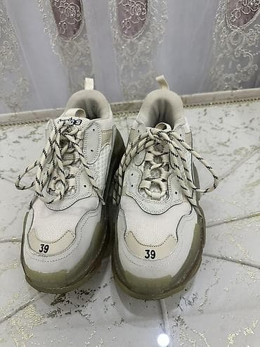 jordan krasofka: Balenciaga, Ölçü: 39, rəng - Bej, Yeni — 2
