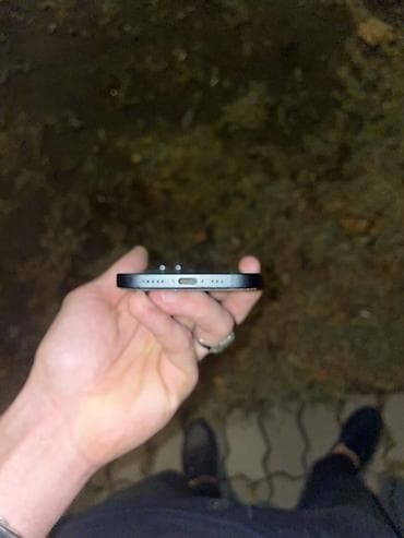 dubai iphone 15 pro: IPhone 15, 128 GB, Qara, Face ID — 4