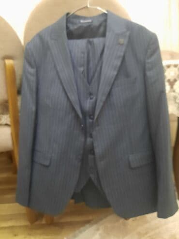 kişi ucun klassik qara kostyum: Klassik üçlük kostyum – Ramzotti - Rəng: tünd göy, incə açıq zolaqlı — 3