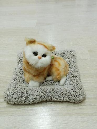 Yemək masaları, oturacaqları: Realistik interaktiv oyuncaq pişik – yastığı ilə birlikdə yaxşı — 1