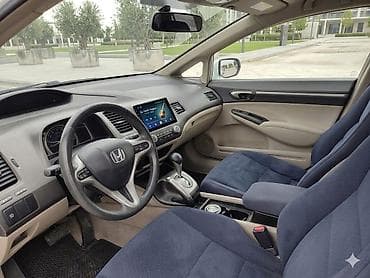 Honda Civic: 1.3 l | 2007 il Sedan — 6