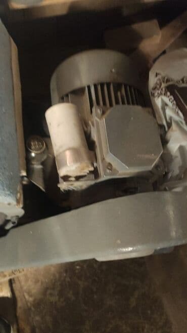 durujba matoru: Taxta döşəmə üçün lentalı yonma/zımpara maşını - Güclü elektrik — 4