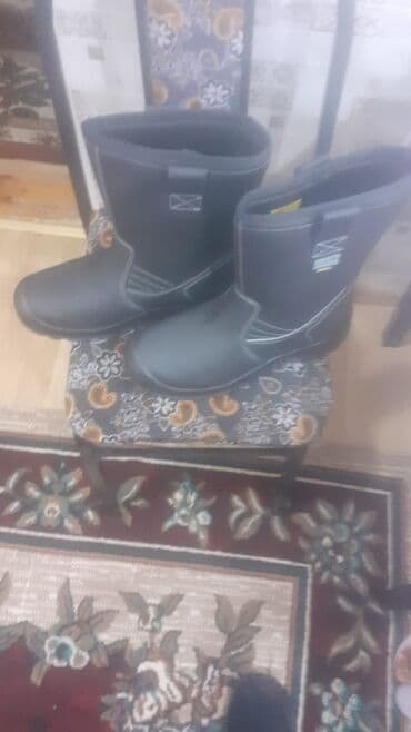 резиновые мужские ботинки: Məhsul: Qara rəngli iş çəkmələri (qısa boğaz) Təsvir: - Material — 3