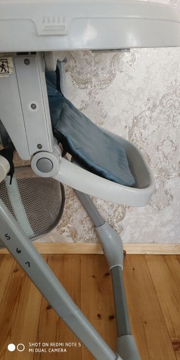 uşaq ucun yemek stolu: Uşaq yemək masası az istifadə olunub əla vəziyyətdədir padnusu çıxır — 11