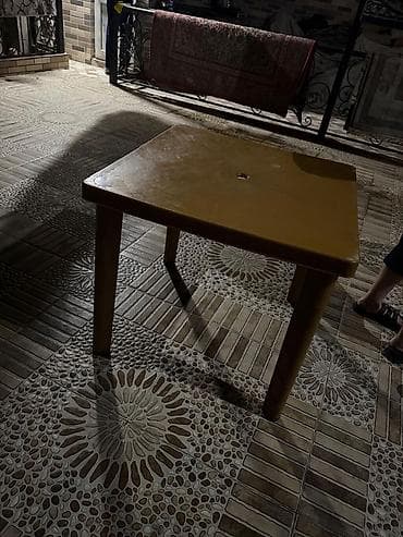 Balkon masası, Açılmayan, Kvadrat masa — 2