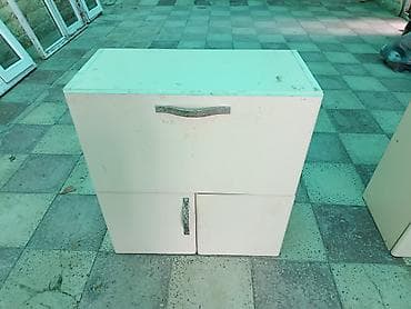 parca dolab: Ağ rəngli MDF/DPJ materialdan kiçik şkaf. Üst hissədə geniş qapaqlı — 1