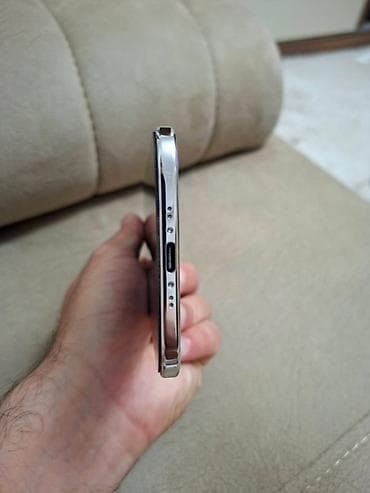 iphone 5 's: IPhone Air, 256 GB, White Titanium, Zəmanət, Simsiz şarj, Face ID — 6