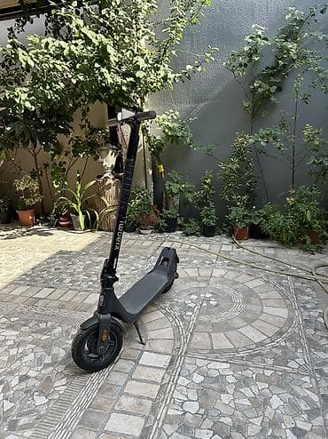 Elektrik nəqliyyatı: İşlənmiş Elektrik samokat 10", 351 - 500 Vt, 16 - 25 km/s, Ünvandan götürmə — 2