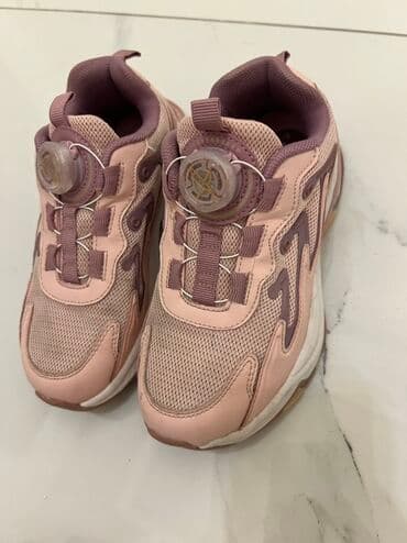 Uşaq idman ayaqqabısı - Rəng: açıq çəhrayı və bənövşəyi tonlar -