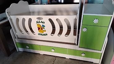 dos eti: Oğlan və qız üçün, Dördbucaq, Beşik, Dəstsiz, Matrassız, Yellənmə mexanizmsiz — 1