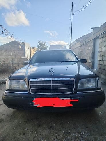 Mercedes-Benz C 200: 2 l | Sedan