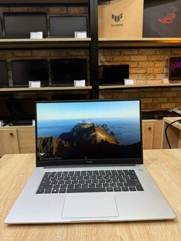 Intel Core i5, 8 GB, 15.6 "