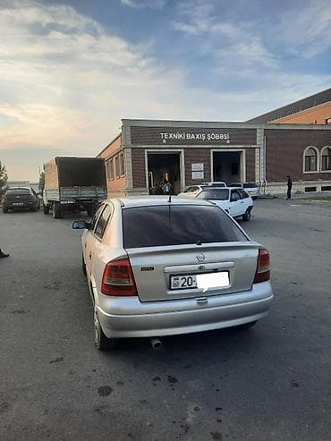 opel astra a h 2008: Opel Astra: 1.6 l | 2000 il 350000 km Sedan — 10