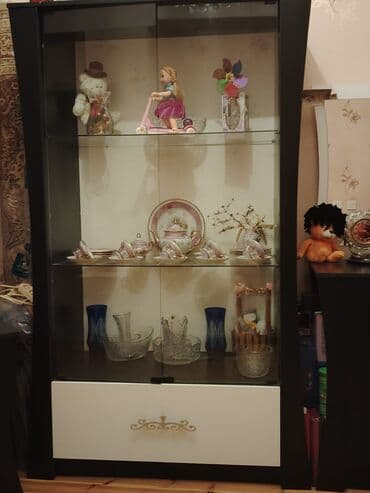 ikinci əl vitrinlər: Şüşəli dolab vitrini, İşlənmiş — 1