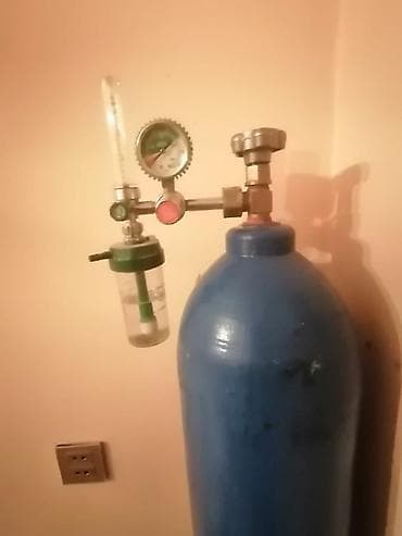 Инвалидные коляски: Tibbi oksigen balonu, manometr və nəmləndirici qabı üstündədir — 3