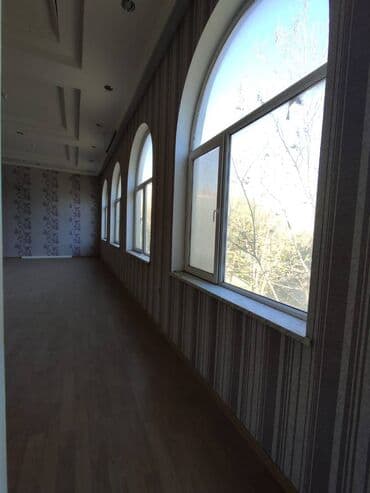 kiraye evler memar ecemi: Heyder eliyev prospektində mərkəzdə, 3 mərtəbəli, obyekt icareye — 15