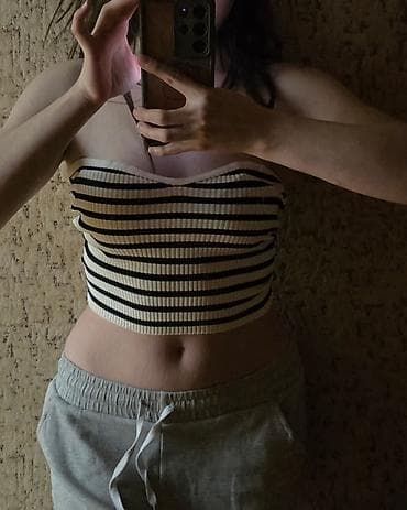 Zolaqlı strapless trikotaj top - Model: qolsuz, çiyinləri açıq