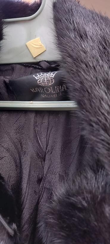 Kurtkalar: Qadın şineli – KAROLINA brendi - Material: tünd qara rəngli (parlaq) — 4