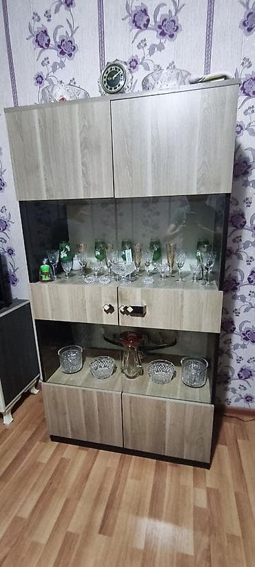 plasmas panel: Servant əla vəziyyətdədir. Hündürlüyü 1.70 sm, eni 90 sm Ünvan Köhnə — 1