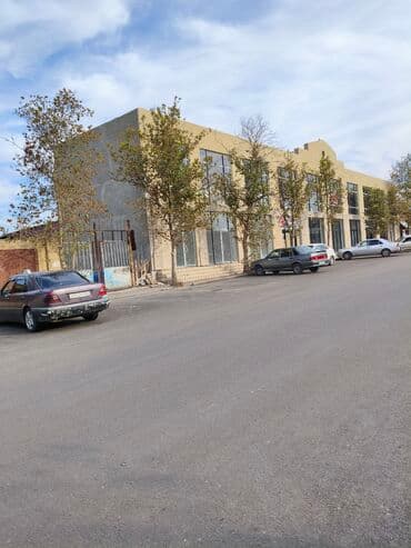 Gəncə ş. Sərcə bazarın qabaq yol qıragı gedış gəlişin sıx oldugu