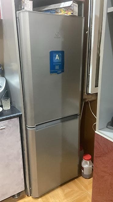 soyuducu indesit: Indesit ikiqapılı soyuducu, inox rəng - Üst hissədə soyuducu kamera — 1