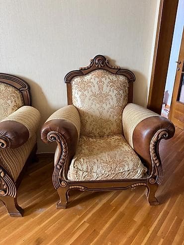 kreslo: Divan və kreslo. Yaxşı vəziyyətdə. Əlaqə nömrəsi 050 392 92 29 və ya — 2