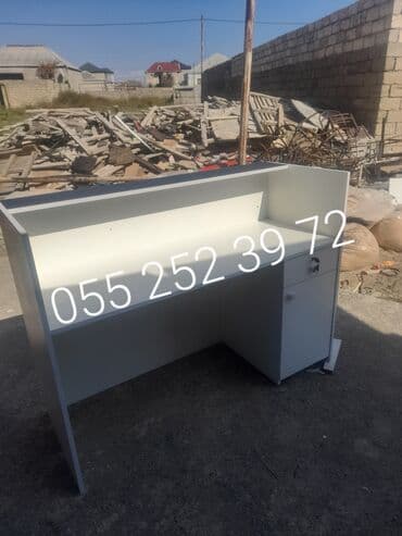 Yeni, Resepşn, Kvadrat masa