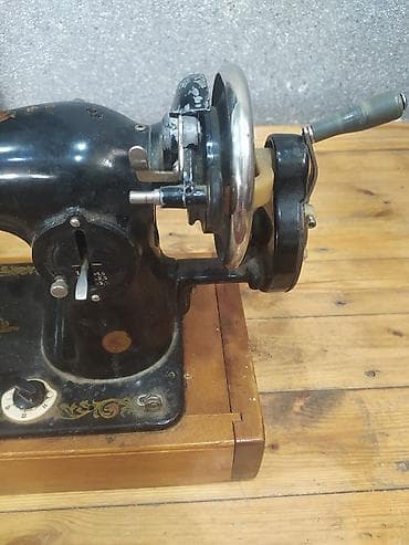 Mexanik tikiş maşını – əl fırladıcı qulplu, döküm metal gövdə - lalafo.az -da Mexanik tikiş maşını – əl fırladıcı qulplu, döküm metal gövdə -