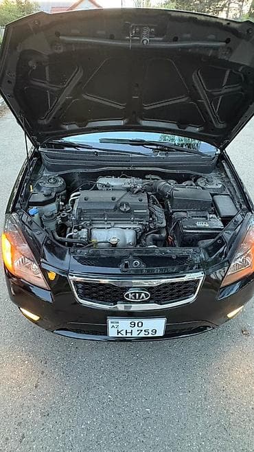 moped 49 kub: Kia Rio: 1.4 l | 2010 il Sedan — 3