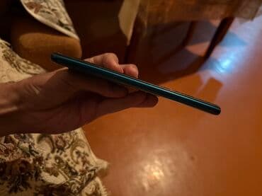 xiaomi redmi 7 satilir: Telefon 4 ilin telefonudu ekraninda birdene problem var bele isleyir — 1