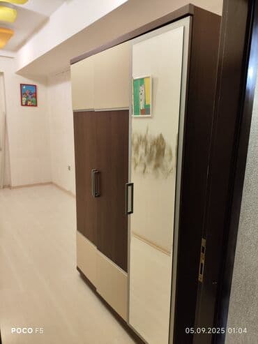 Masalar və oturacaqlar: İşlənmiş, Açılan, 3 qapılı Düz dolab, Şifonyer, Türkiyə — 1