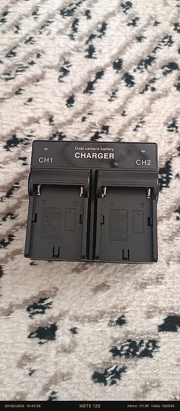 sentir: Məhsul: Sony HD professional video kamera Xüsusiyyətlər: - HD video — 9