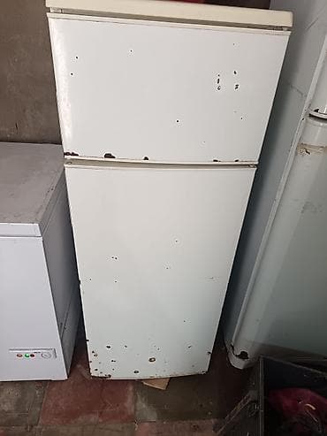 mebel ustu qaz: İki qapılı soyuducu - Yuxarıda ayrıca dondurucu bölmə - Aşağıda əsas — 1