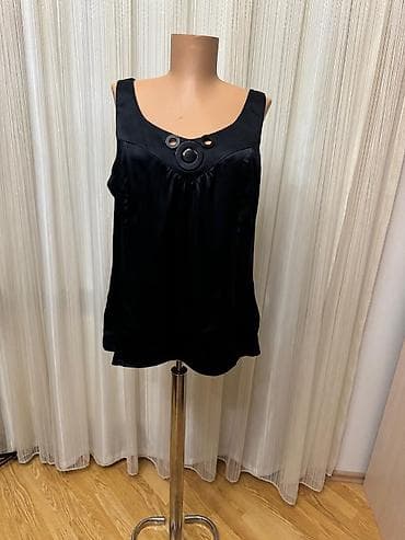 Qadın bluzası – qolsuz Nine West firmasin, klassik qara rəngdə