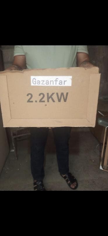 2.3 kompressor: Taxıl üyüdən elektrikli dəyirman (2.2 kW) - Güc: 2.2 kW (qutuda — 4