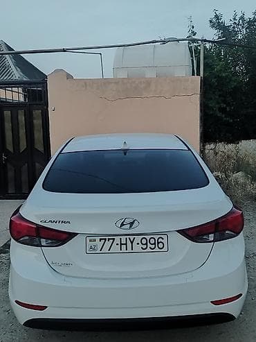Hyundai Elantra: 1.8 l | 2025 il Sedan — 2