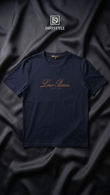 Loro Piana loqolu kişi t‑şörtü - Dizayn: Ön hissədə qabarıq ipliklə — 1