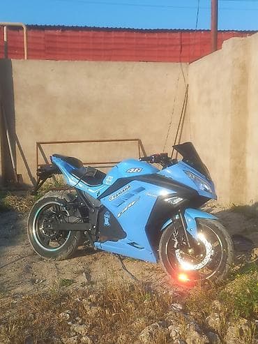 125cc moped: Yamaha — 6