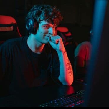 Adım Məhəmməd'dir iş axtarıram anbardar fəhləsi. yük vurma. avtoyumu