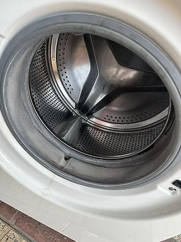 Paltar tikişi: Samsung paltaryuyan maşın – ön yükləməli, 5 kq Xüsusiyyətlər: - Yük — 6