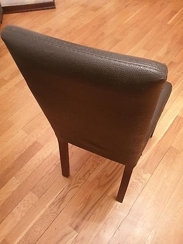 qedimi stol: Masa və 4 oturacaq satılır. Masa açılandır. Qiyməti 200 manat — 5