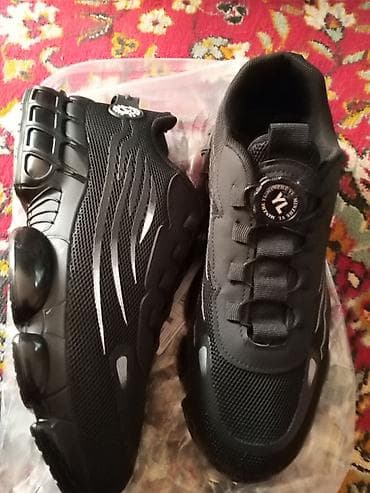 Sifariş edilib razmer sehv olub.42 razmerdi, yenidi. Metroda vere — 2