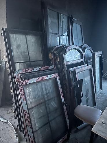 plastik vedire: Plastik pencerele 30 dan coxdu boyuk olculu qalin matrealnan yigilib — 1