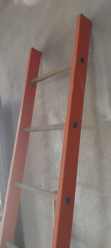 seyf qapi islenmis: Metal nərdivan 3 metrdən çox — 2