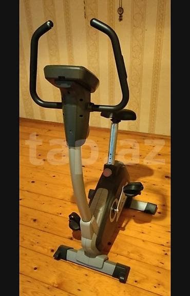 Evdə idman etmək üçün ideal olan bu şaquli məşq velosipedi