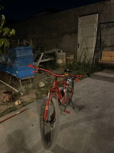 tutacaqlı üçtəkərli velosiped: Qırmızı rəngli dağ velosipedi - Güclü alüminium tipli çərçivə, rahat — 3