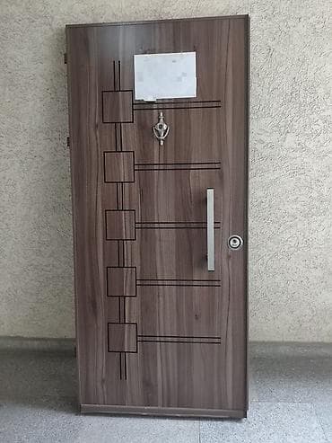 Seyf qapi 120azn Sumqayit 7176 leli Məhsul: Dəmir karkaslı giriş